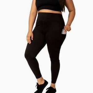 West Loop Athletic Pocket Legging- Black